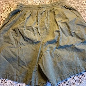 Womens stretchy shorts large green
